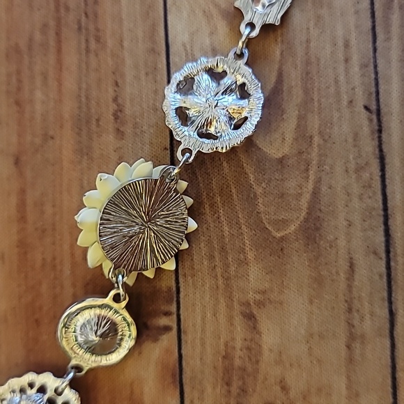 Rhinestone and Flower Bracelet - Picture 6 of 9